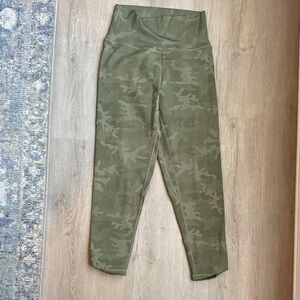 PTULA SAMPLE Camouflage Green Leggings